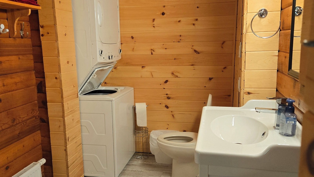 Photo of Bathroom in Adolphustown