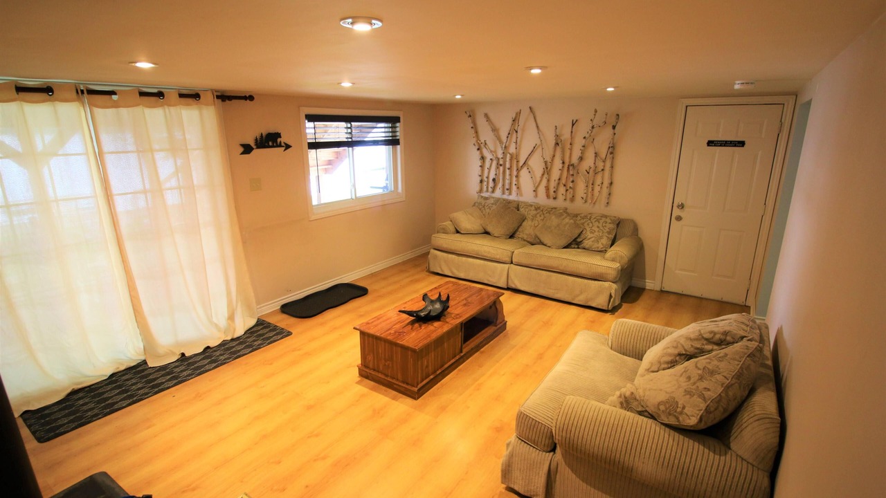 Photo of Livingroom in North Algona Wilberforce