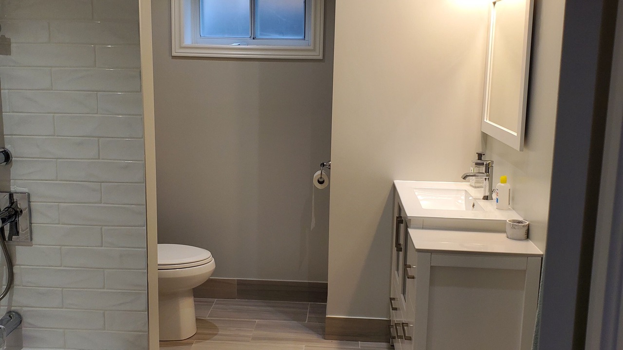 Photo of Bathroom in Clarkson-Lorne Park