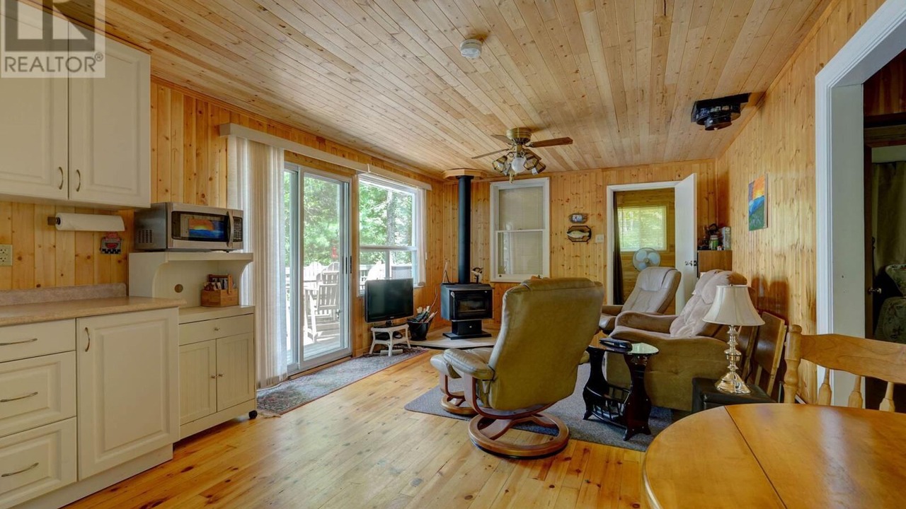 Photo of Livingroom in North Frontenac