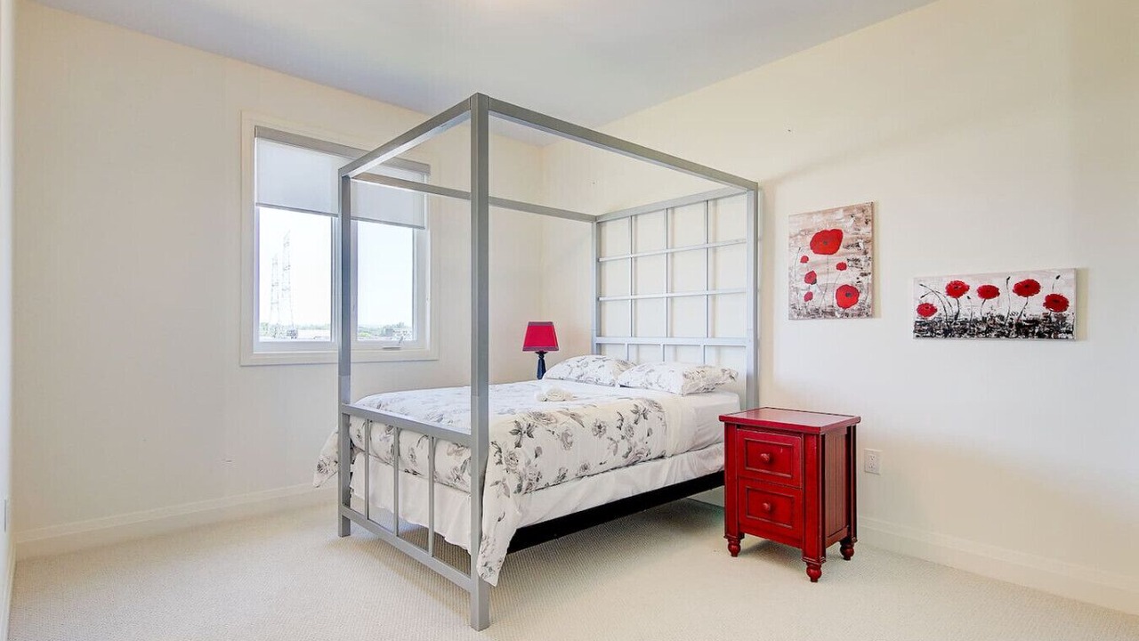Photo of Bedroom in Bowmanville