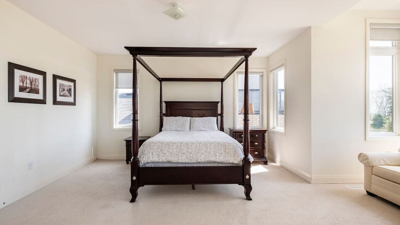 Photo of Bedroom in Bowmanville