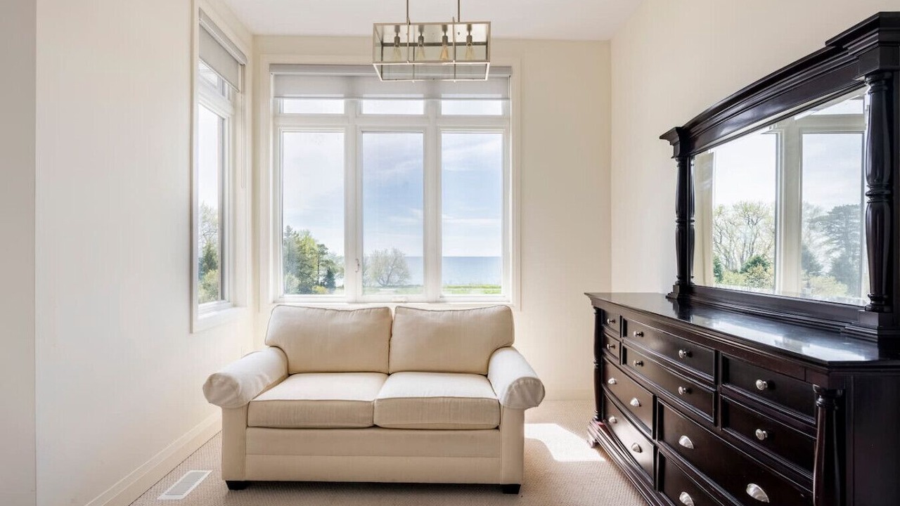 Photo of Livingroom in Bowmanville