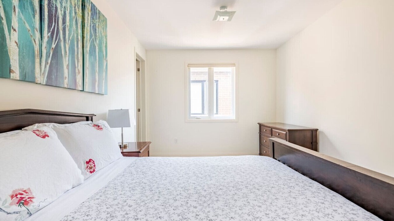 Photo of Bedroom in Bowmanville