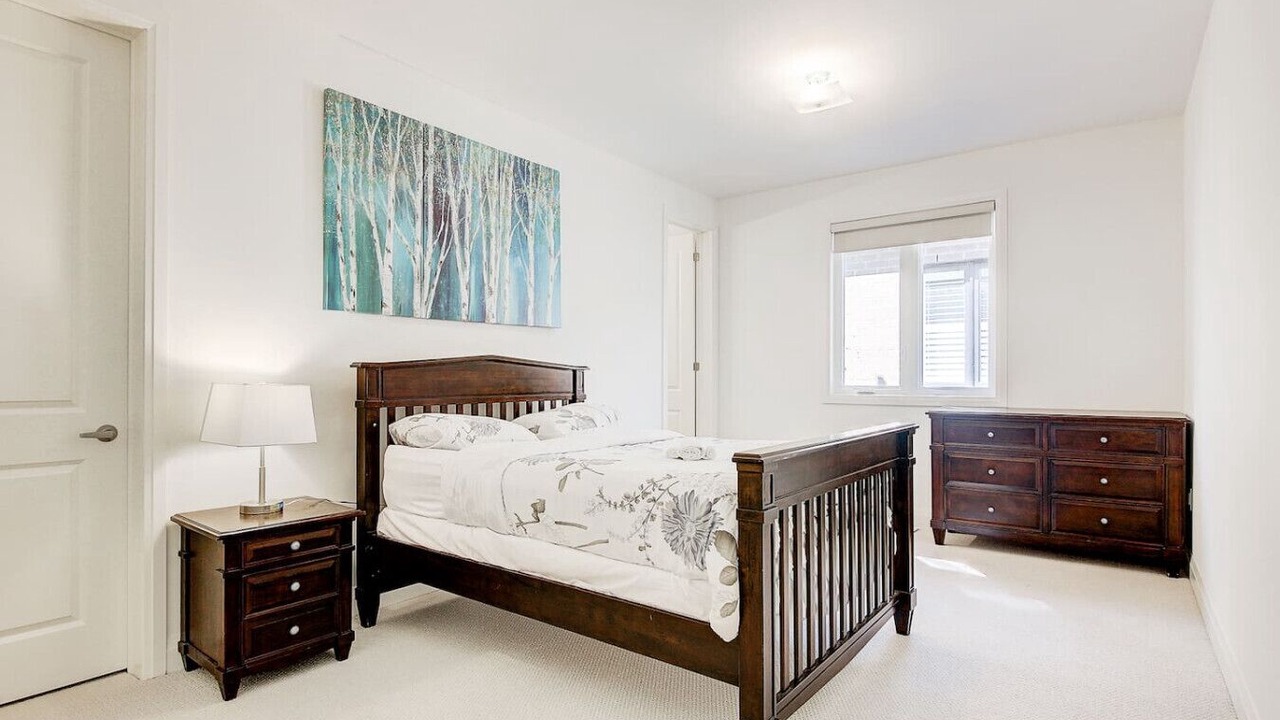 Photo of Bedroom in Bowmanville