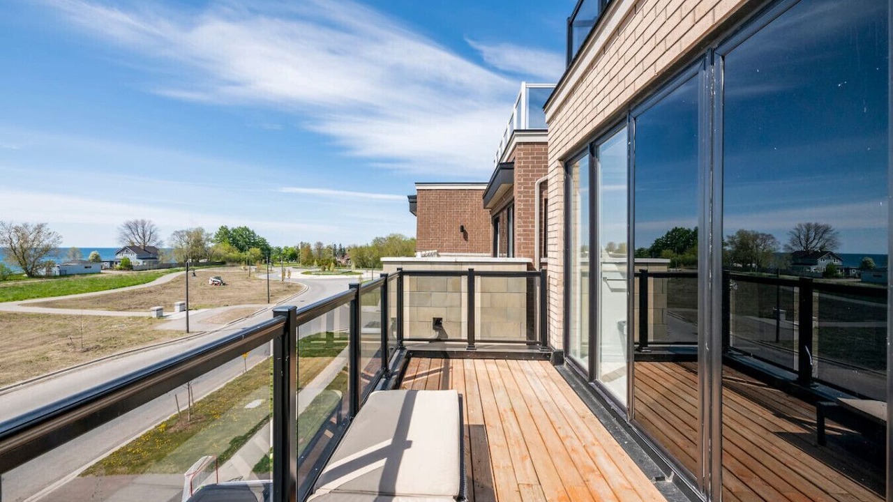 Photo of Patio Balcony in Bowmanville