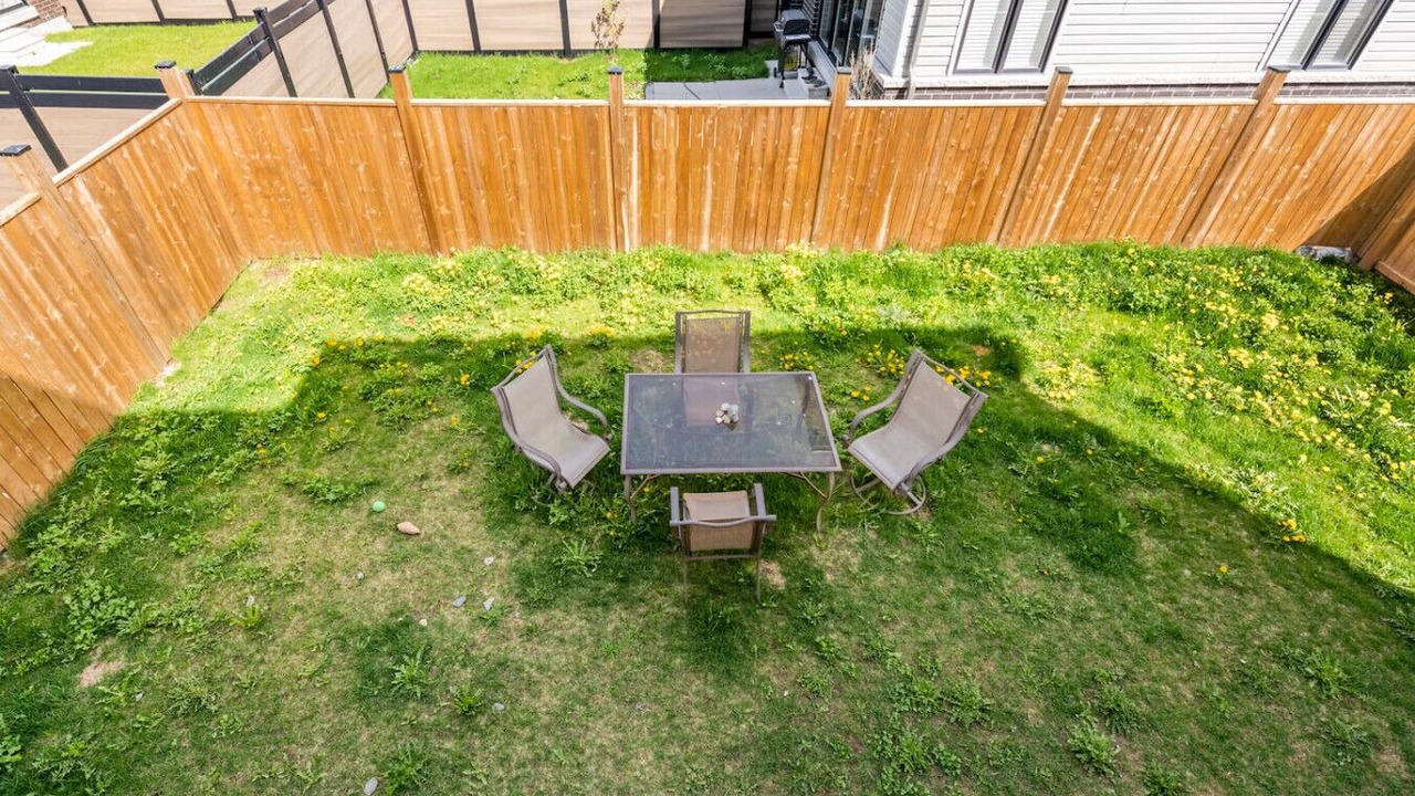 Photo of Outdoor in Bowmanville