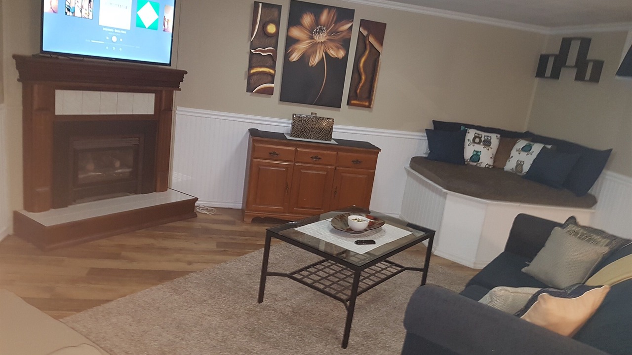Photo of Livingroom in Sarnia