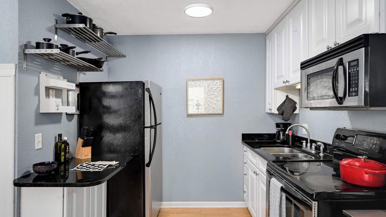 Photo of Kitchen in Lyn-Lake