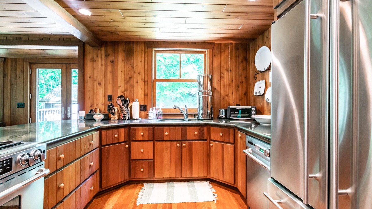 Photo of Kitchen in Port Colborne