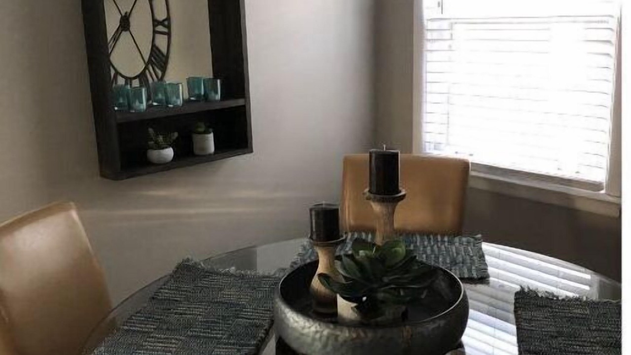 Photo of Livingroom in Sarnia
