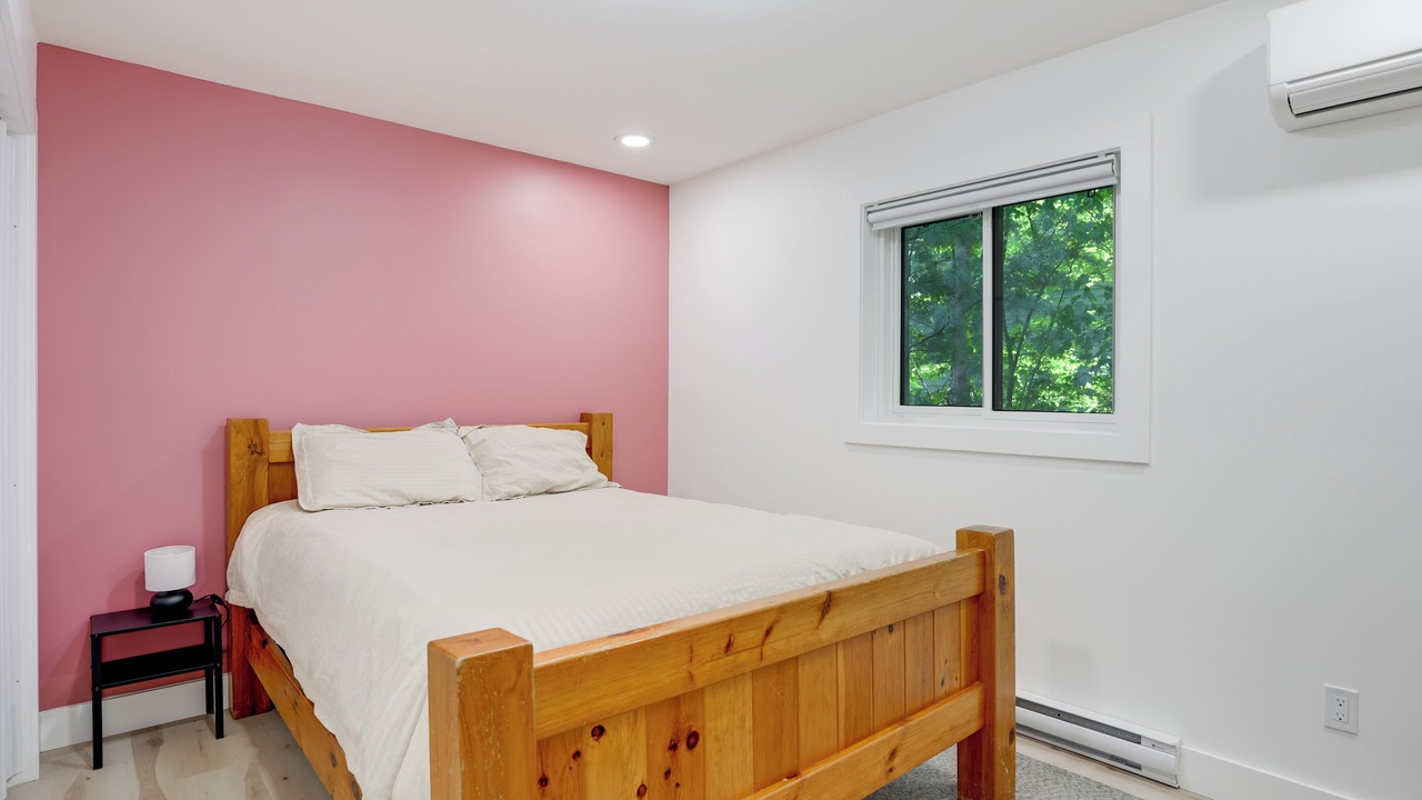 Photo of Bedroom in Haliburton