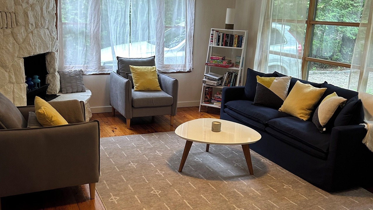 Photo of Livingroom in Grand Bend