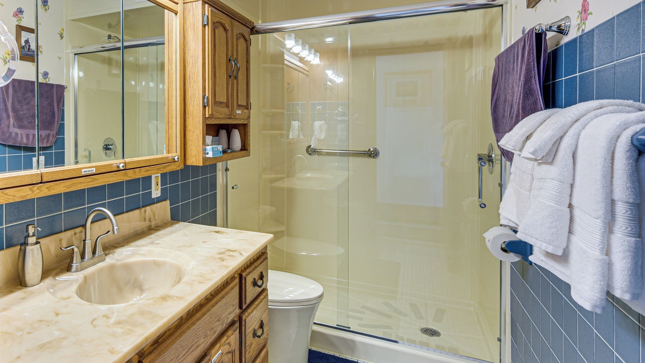 Photo of Bathroom in Palmers