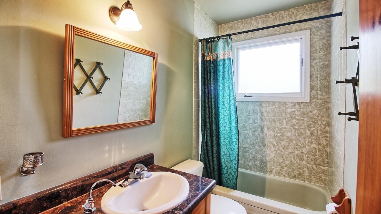 Photo of Bathroom in Gravenhurst