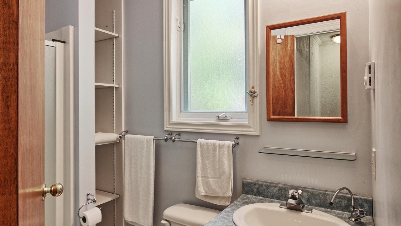 Photo of Bathroom in Gravenhurst