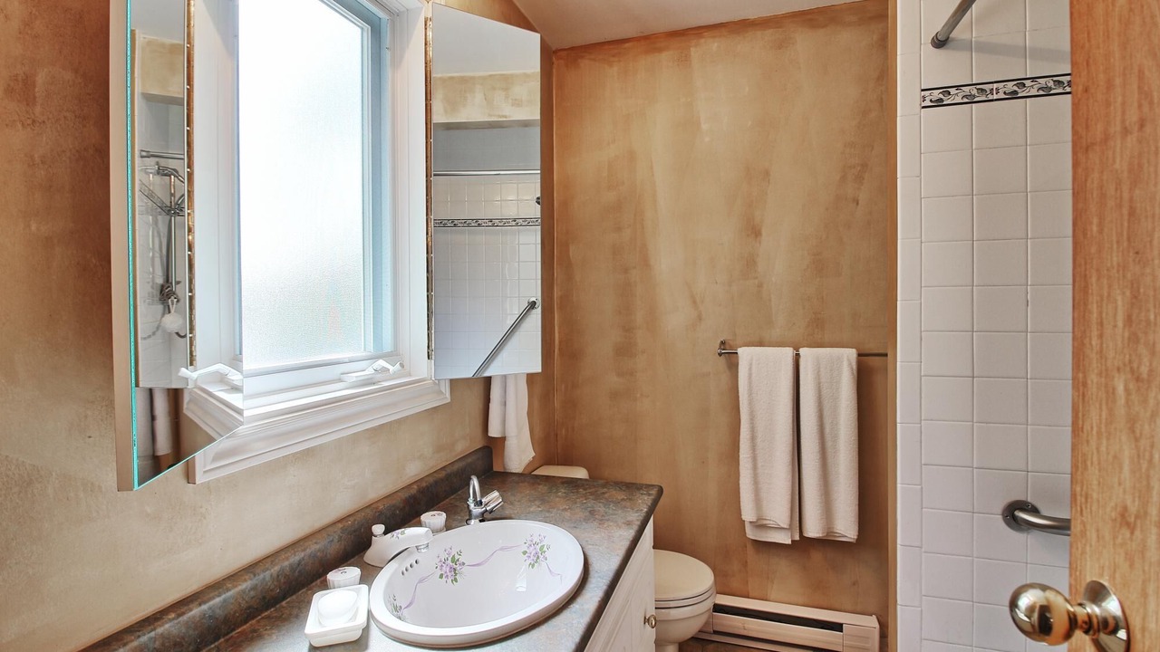 Photo of Bathroom in Gravenhurst