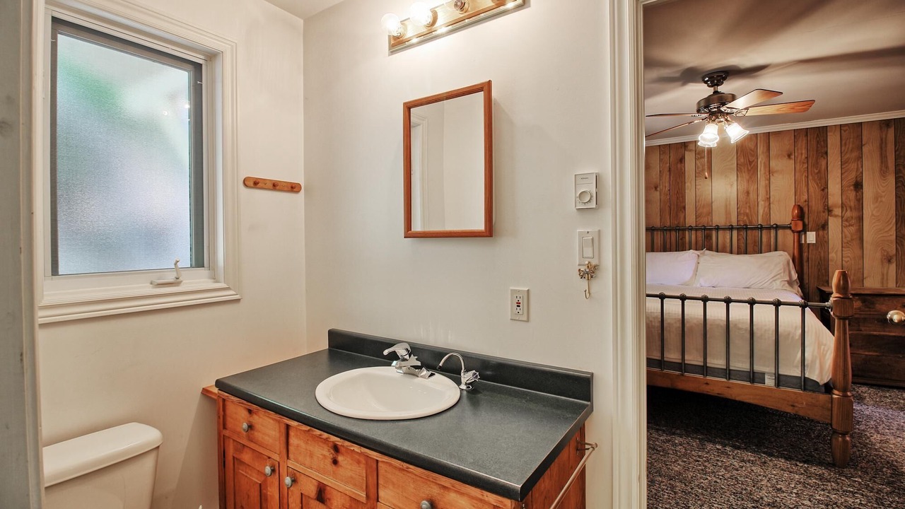 Photo of Bathroom in Gravenhurst