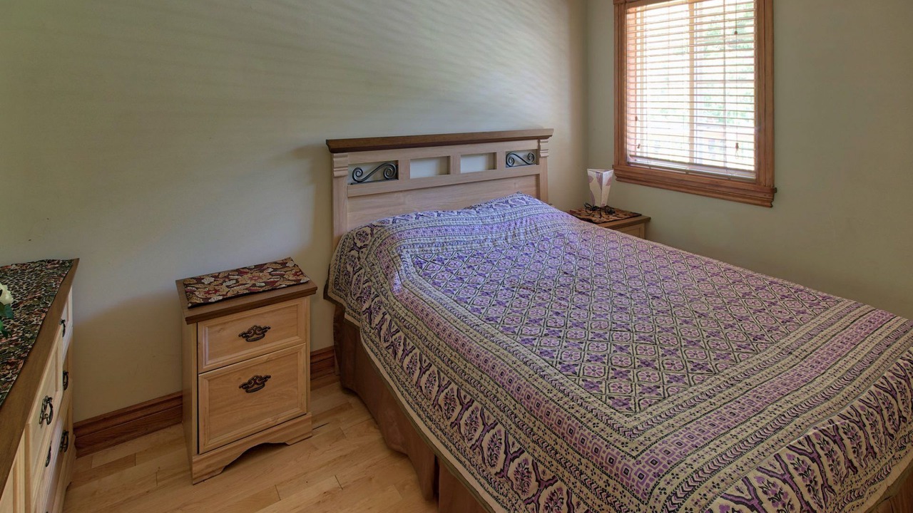 Photo of Bedroom in Lambton Shores