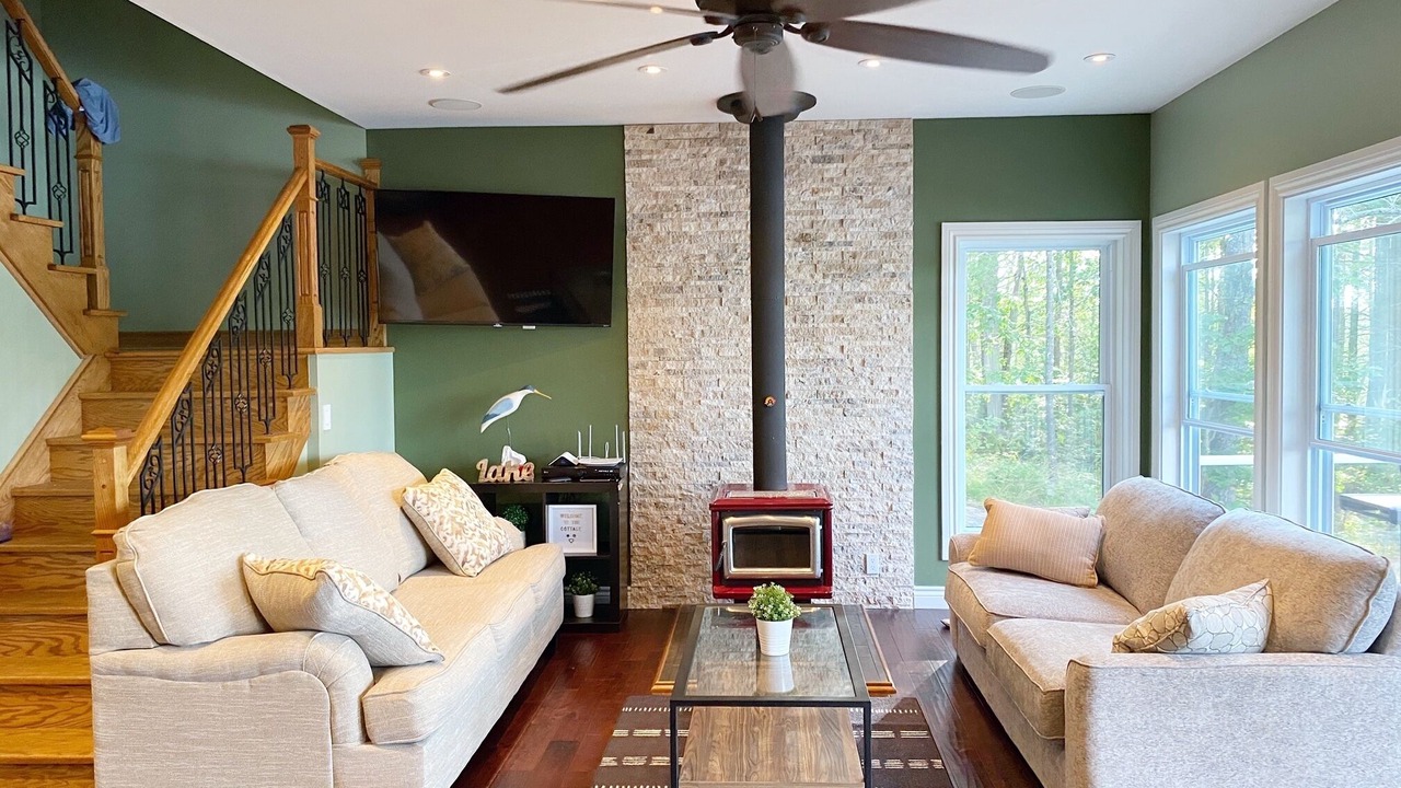 Photo of Livingroom in Bracebridge