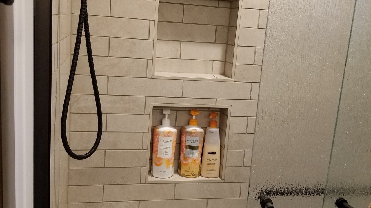 Photo of Bathroom in Maple Lake