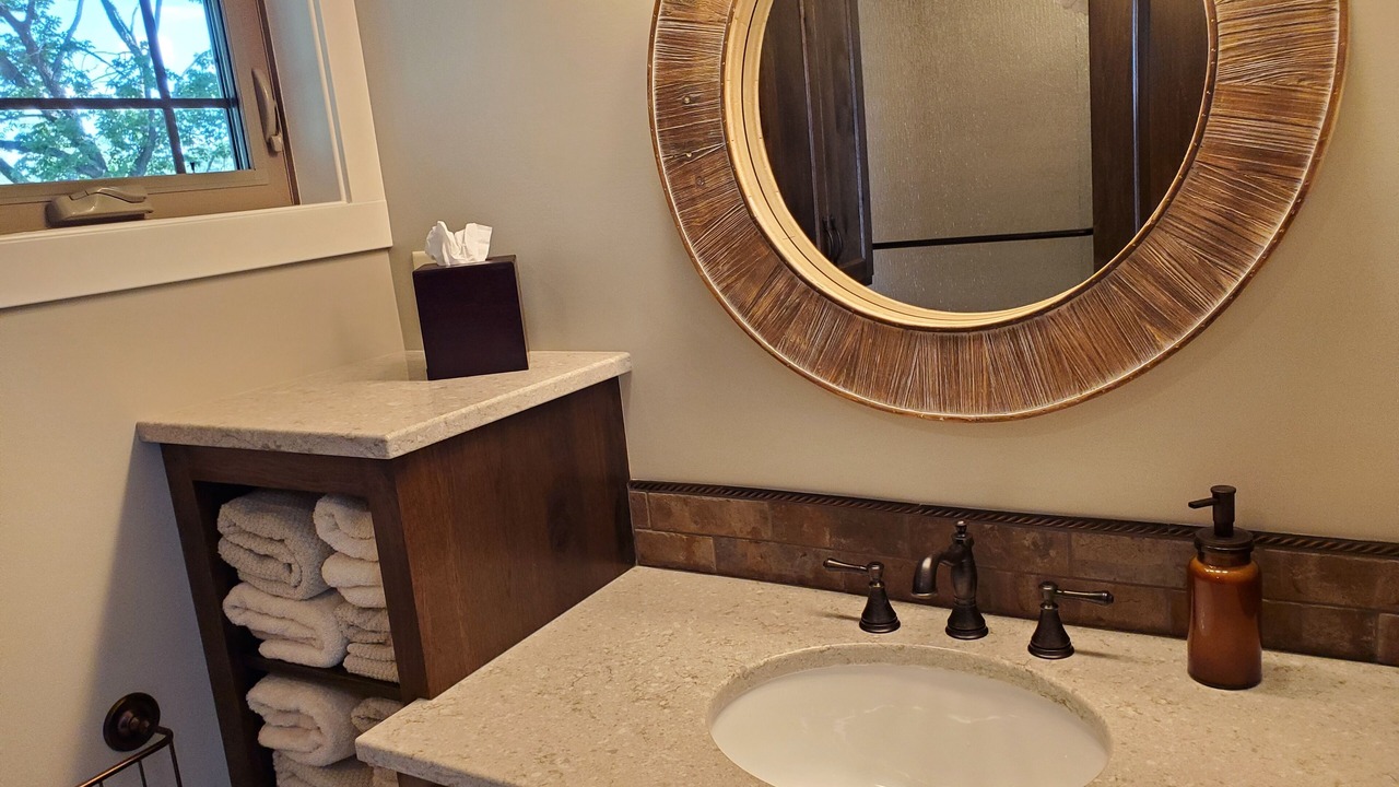 Photo of Bathroom in Maple Lake