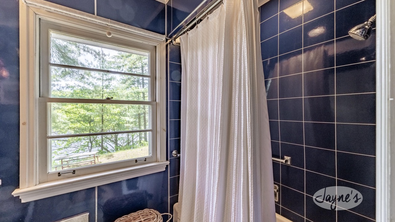 Photo of Bathroom in Muskoka Lakes