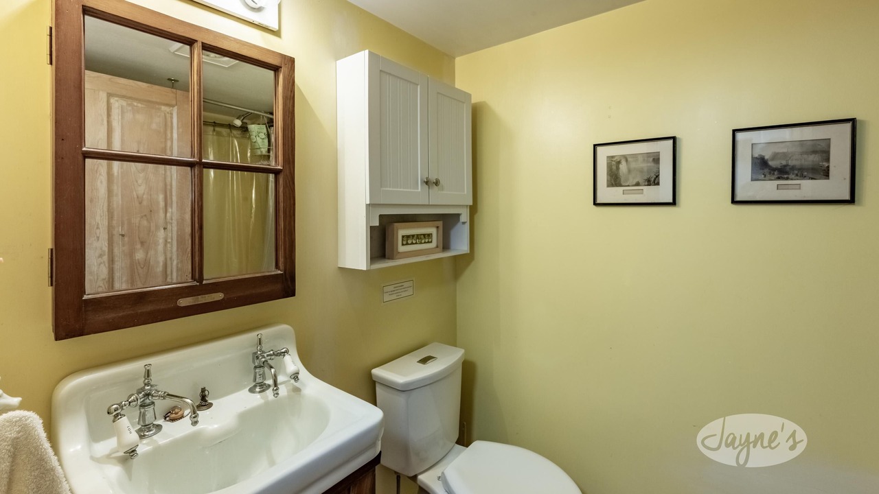 Photo of Bathroom in Muskoka Lakes