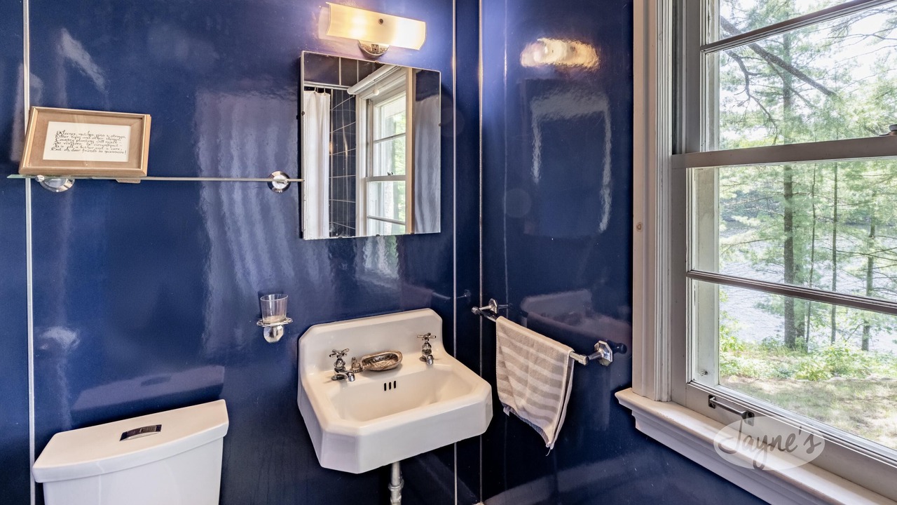 Photo of Bathroom in Muskoka Lakes