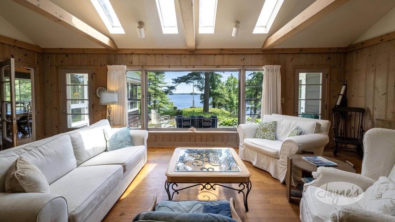 Photo of Bedroom in Muskoka Lakes