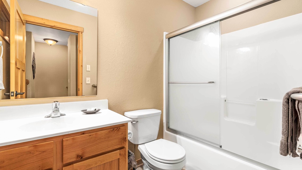 Photo of Bathroom in Lake Shore