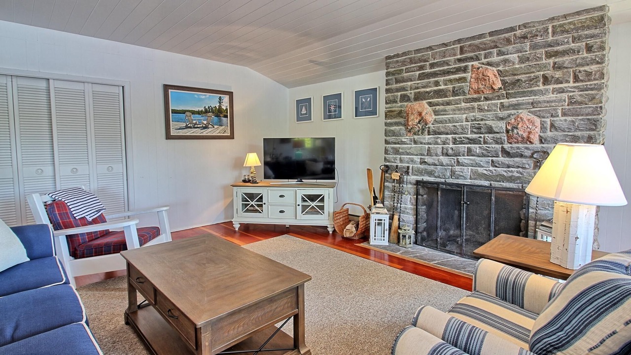 Photo of Livingroom in Muskoka Lakes