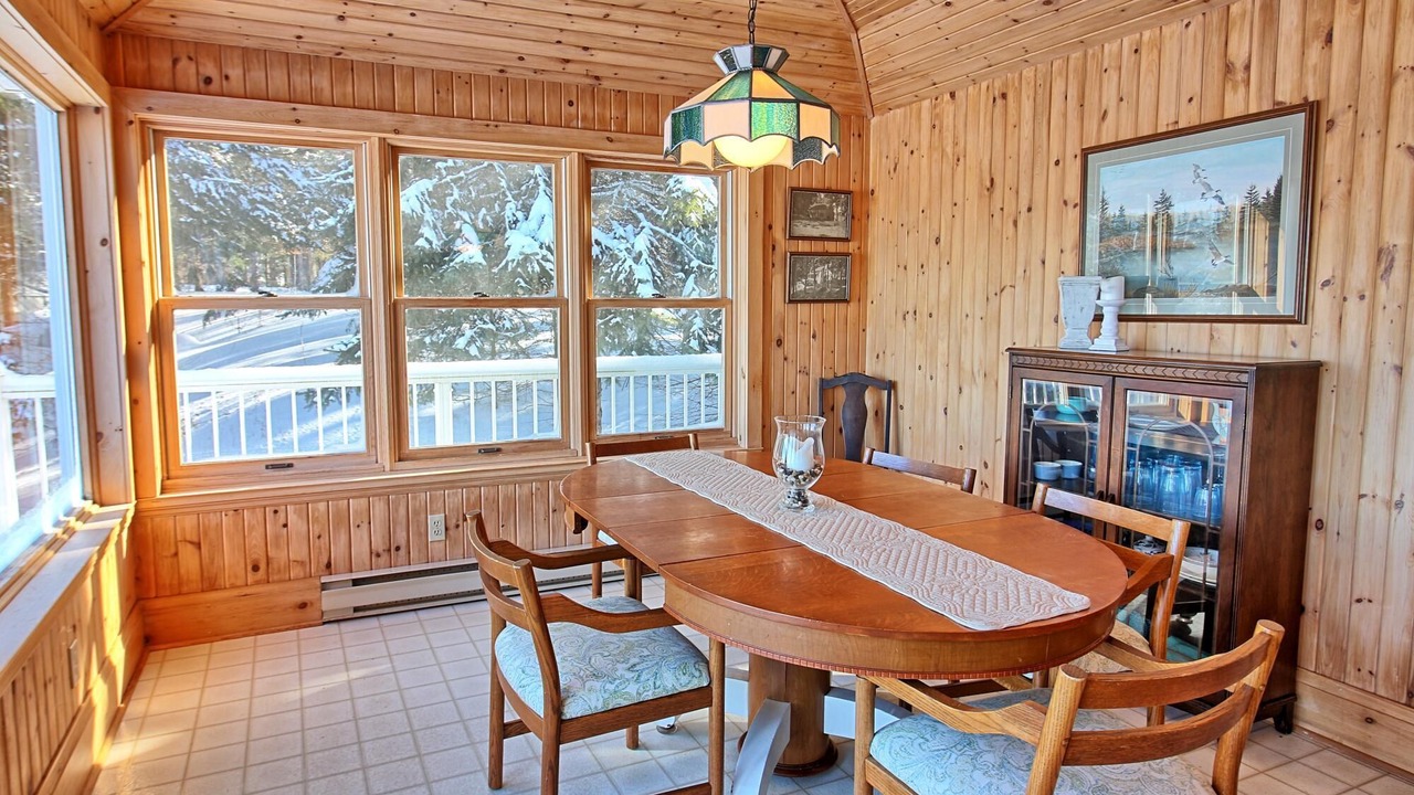 Photo of Livingroom in Muskoka Lakes