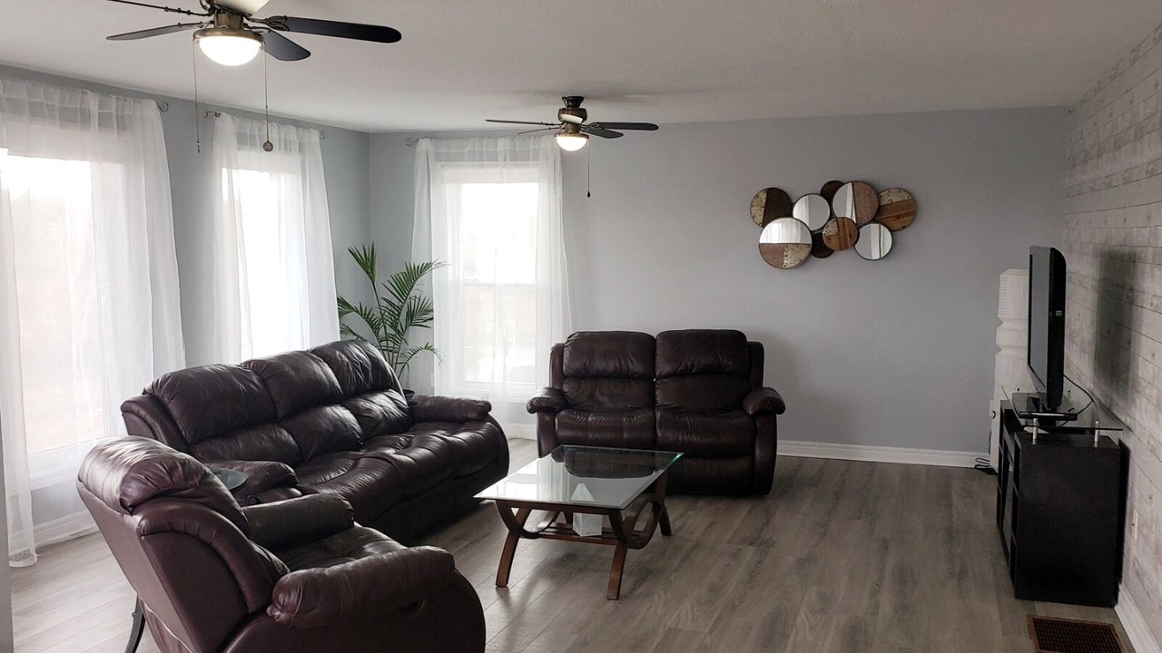 Photo of Livingroom in Niagara Falls