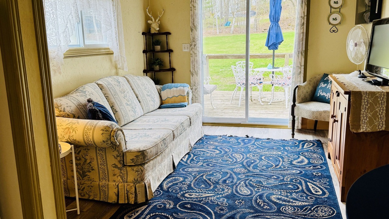 Photo of Livingroom in Leeds and the Thousand Islands