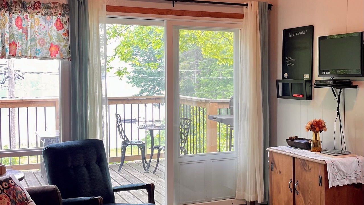 Photo of Livingroom in Leeds and the Thousand Islands