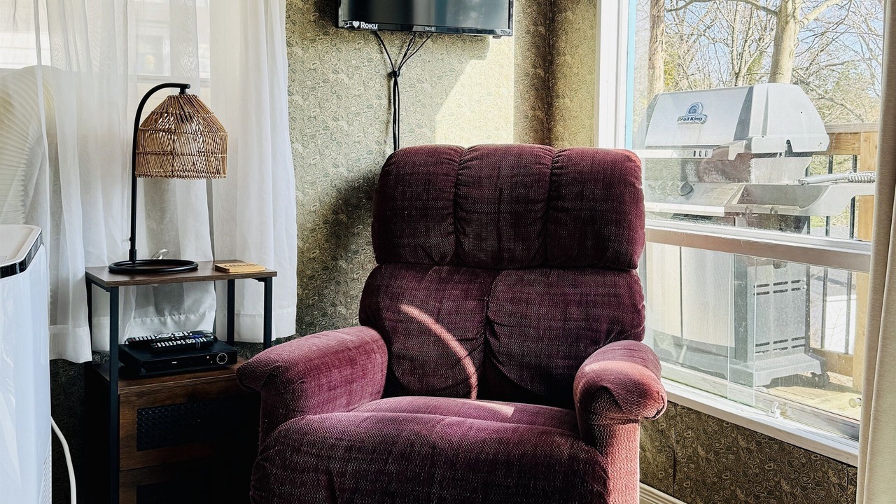 Photo of Livingroom in Leeds and the Thousand Islands