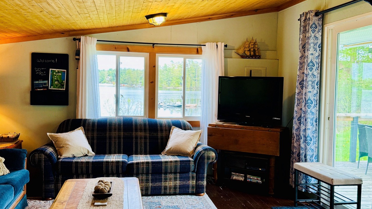 Photo of Livingroom in Leeds and the Thousand Islands