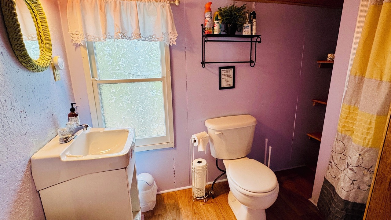 Photo of Bathroom in Leeds and the Thousand Islands