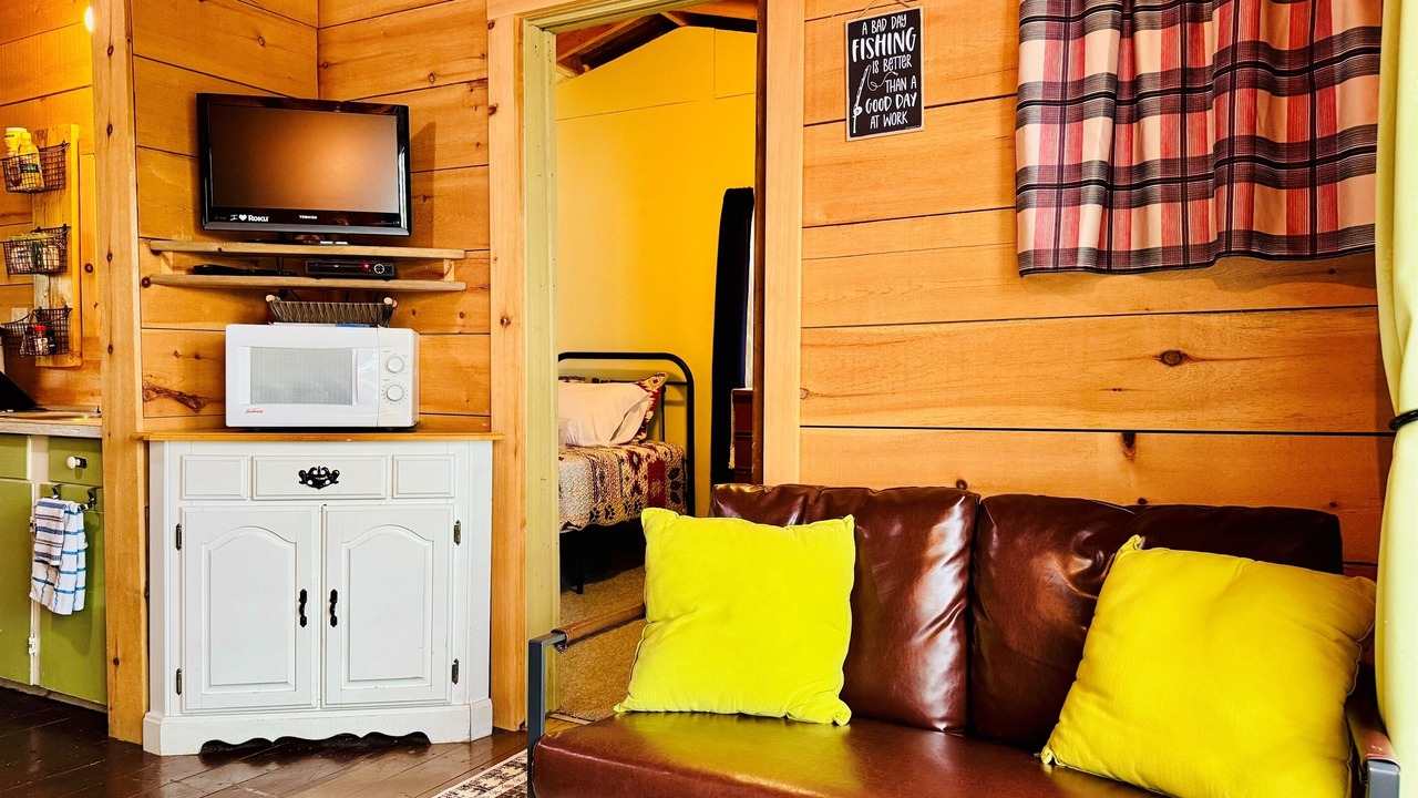 Photo of Livingroom in Leeds and the Thousand Islands