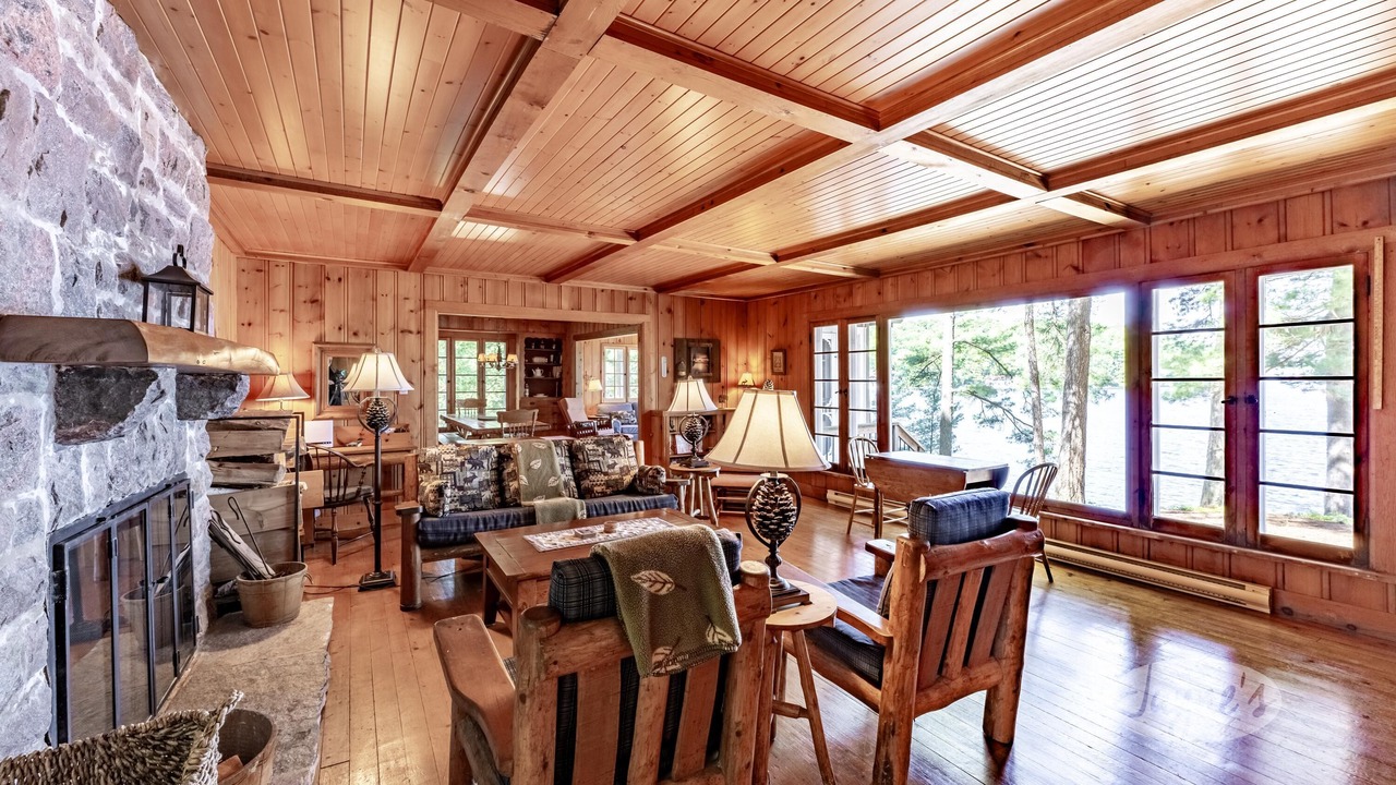 Photo of Livingroom in Port Carling