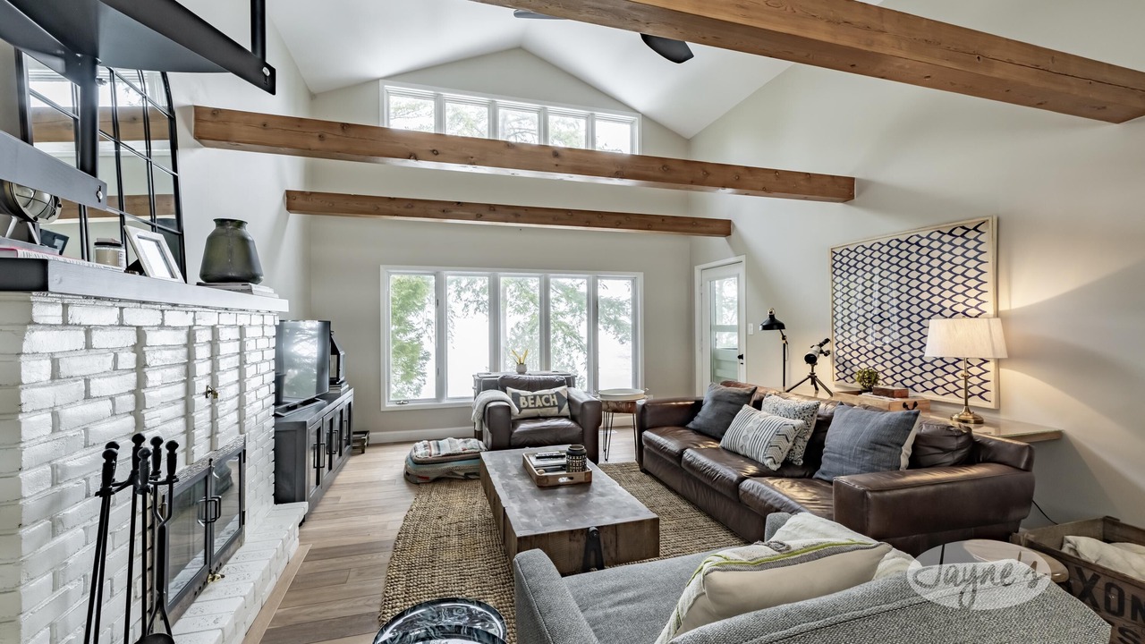 Photo of Livingroom in Muskoka Lakes