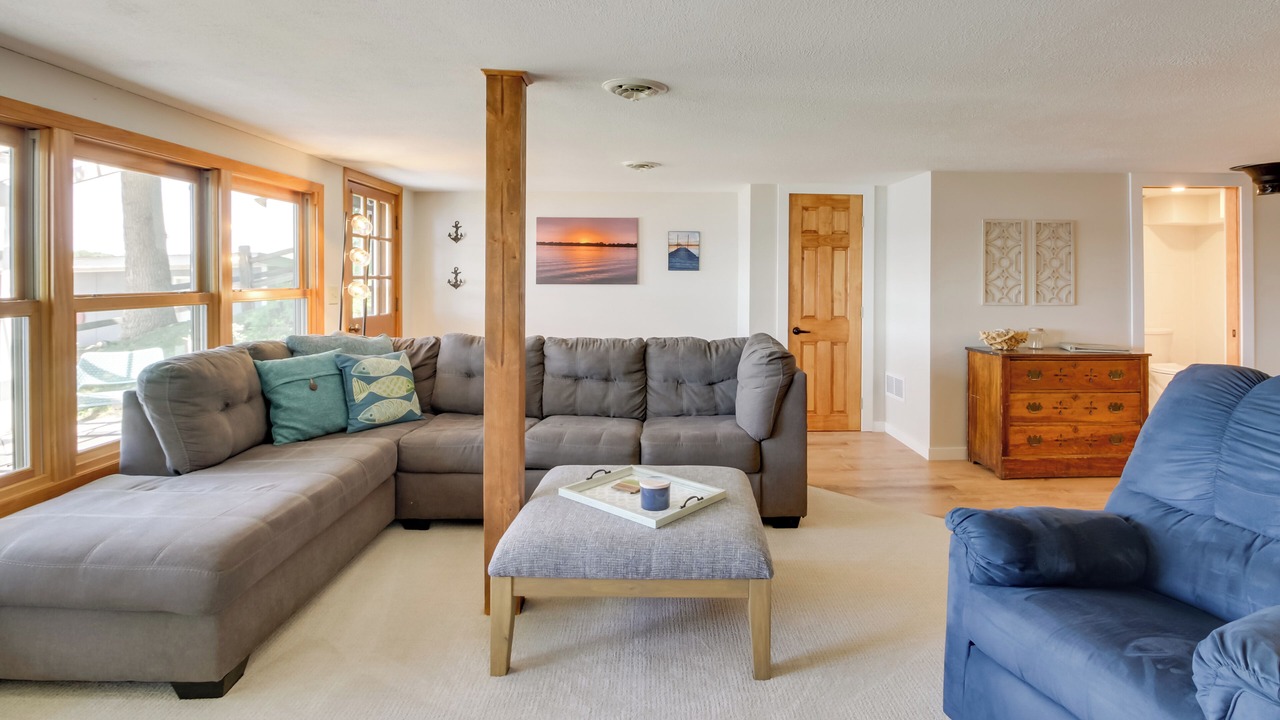 Photo of Livingroom in Alexandria