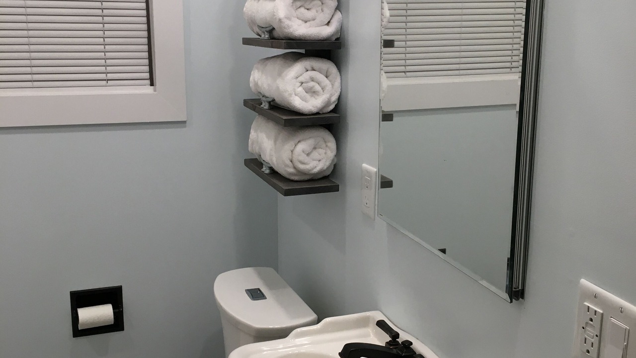 Photo of Bathroom in Grand Bend