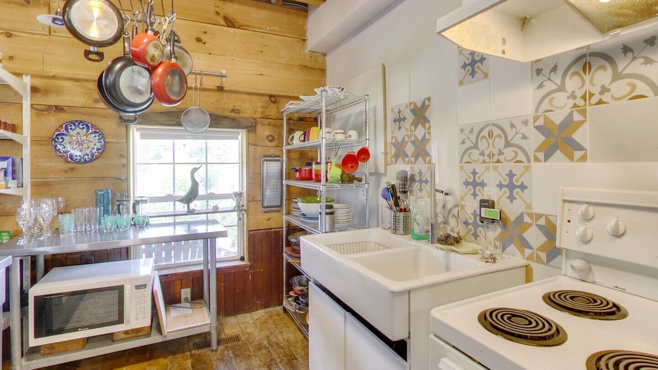 Photo of Kitchen in Quinte West