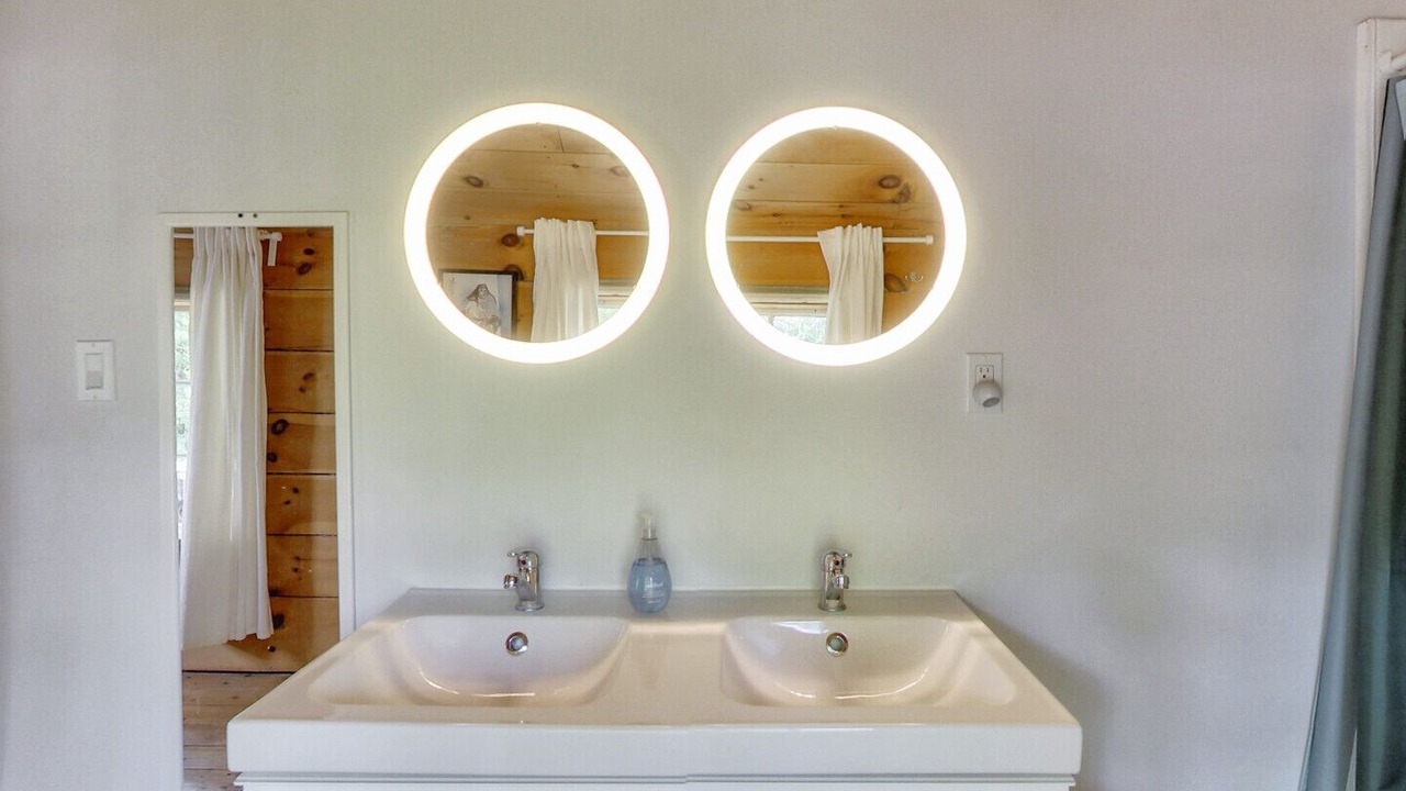 Photo of Bathroom in Quinte West