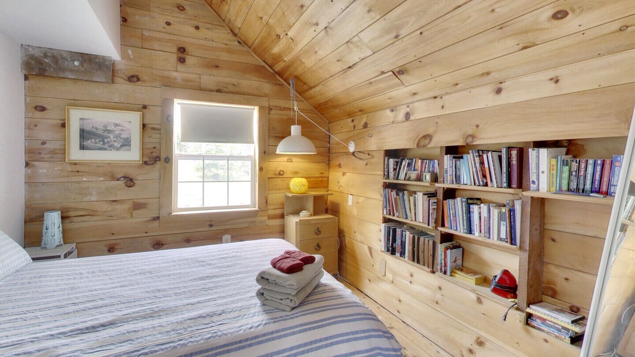 Photo of Bedroom in Quinte West