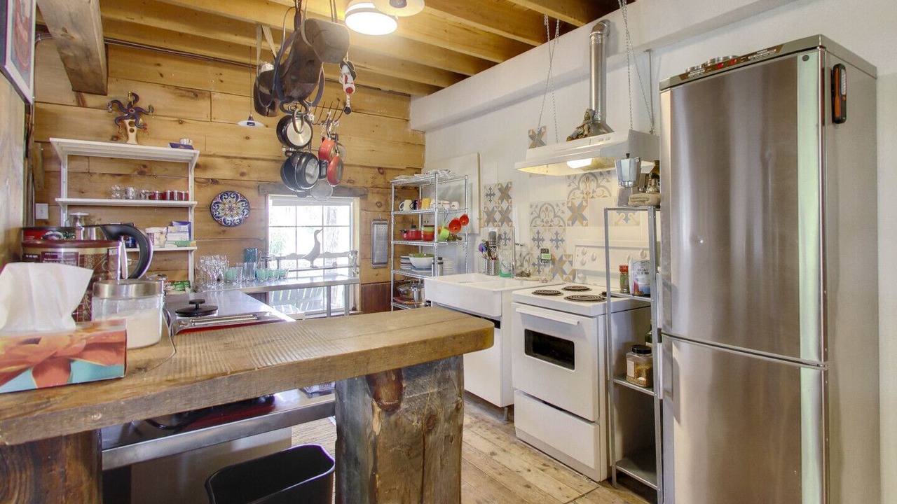 Photo of Kitchen in Quinte West