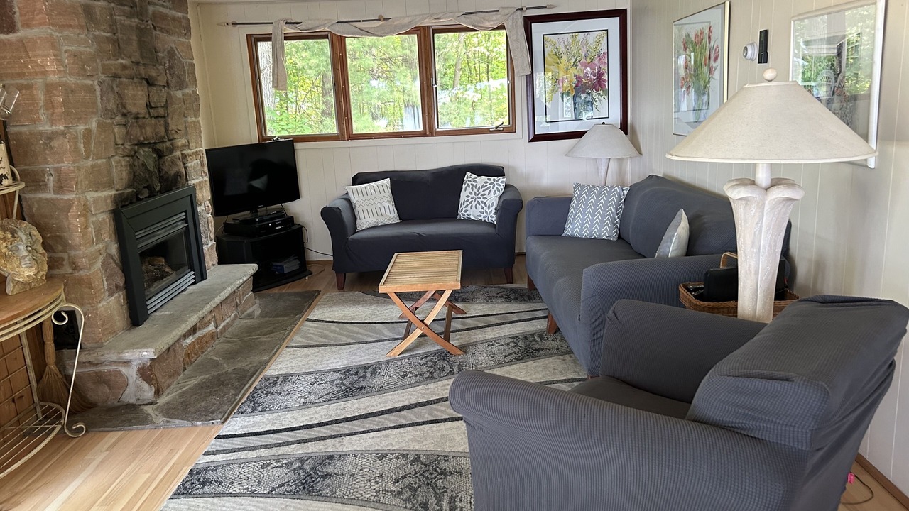 Photo of Livingroom in Washago