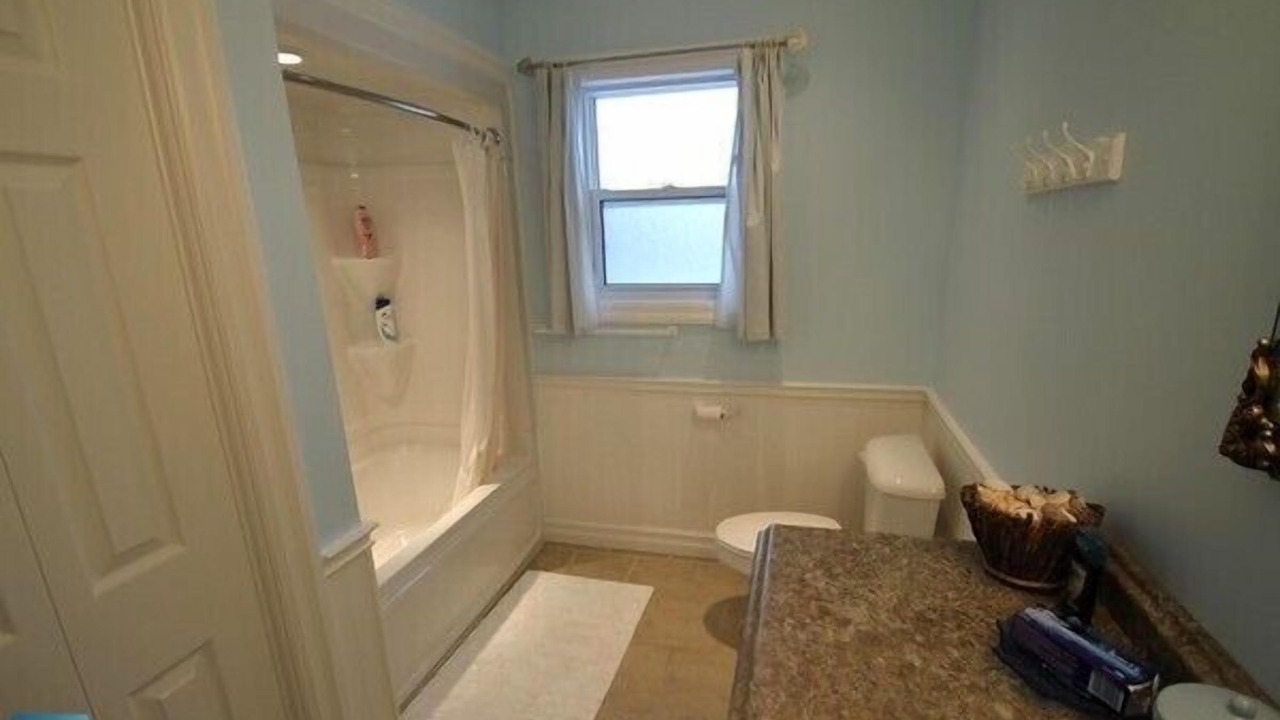 Photo of Bathroom in Grand Bend